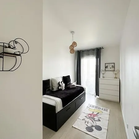 Loggia Apartment Montevrain